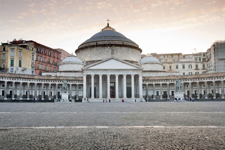 naples-shutterstock_6284809.jpg