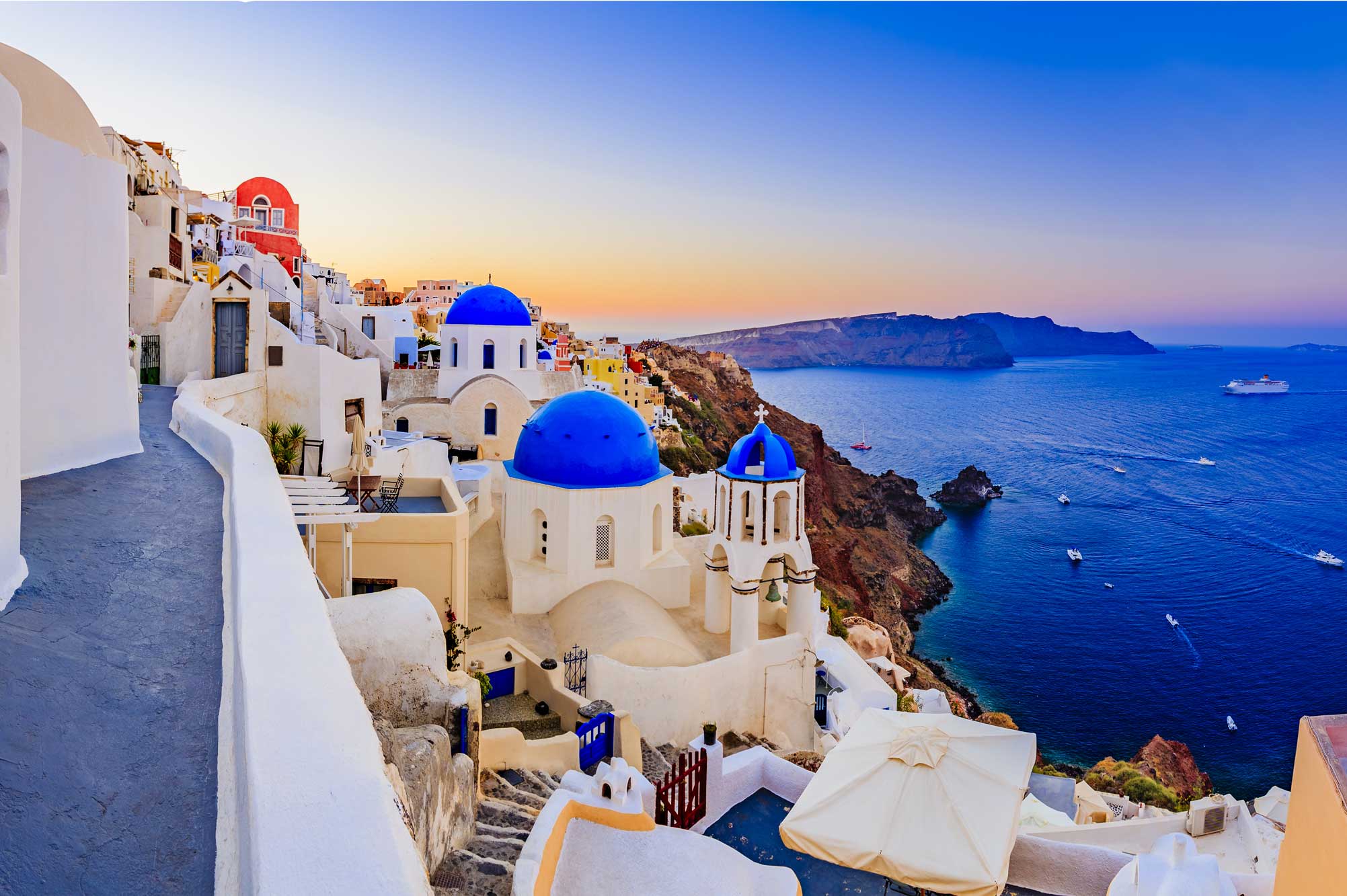 Oia-village-on-Santorini-Island-Greece-shutterstock_382976158adwordshttps://www.keytours.com/greece/packages/21