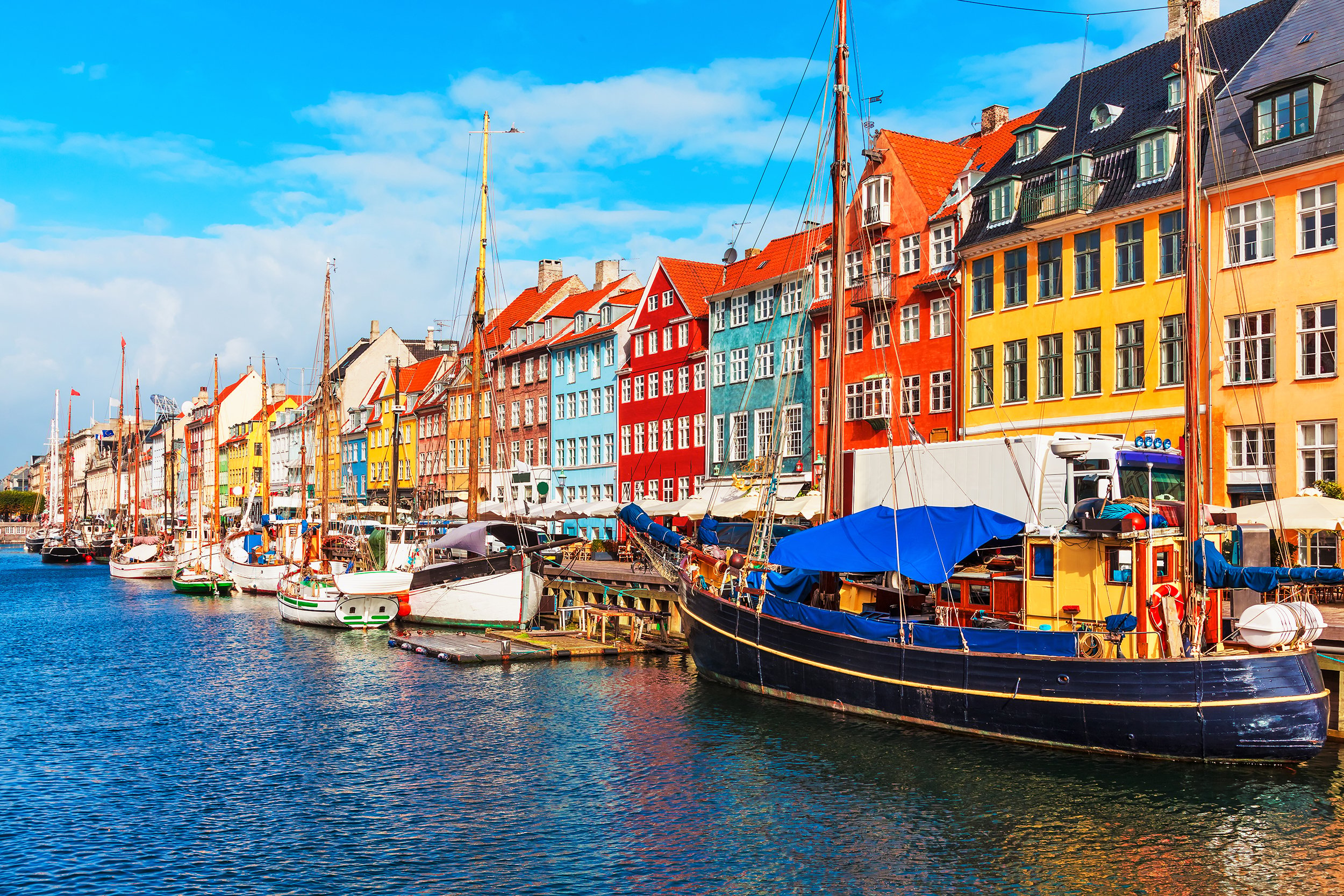 nyhavn copenhagen 2500x1667