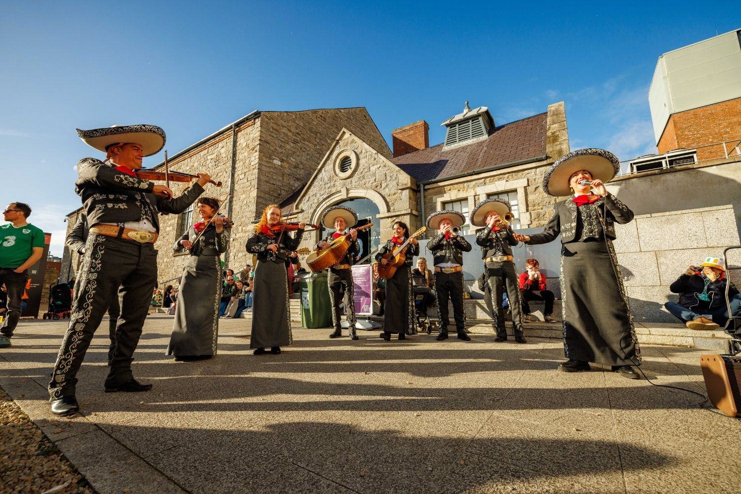 Ireland - Authentic Festivities (2)