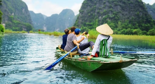 Vietnam,-Ngo-Dong-River,-people 700x379